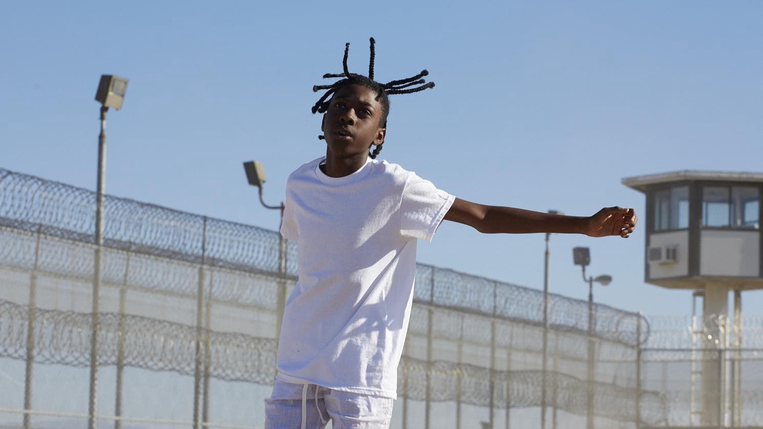 Bài ca sau song sắt